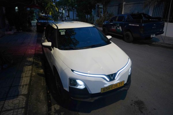 Đặt xe điện Bé Đạt trước cho chuyến đi của bạn mang lại nhiều lợi ích, bao gồm:1. Đảm bảo có xe: Tránh tình trạng hết xe trong mùa cao điểm.
2. Ưu đãi giá: Tiết kiệm chi phí với các chương trình khuyến mãi hấp dẫn.
3. Lộ trình tùy chỉnh: Tùy chỉnh điểm đón, điểm trả và các điểm dừng theo ý muốn.
4. Dịch vụ chất lượng: Hỗ trợ 24/7 và xe an toàn, mới mẻ.
5. Thân thiện với môi trường: Góp phần bảo vệ hành tinh với xe điện.