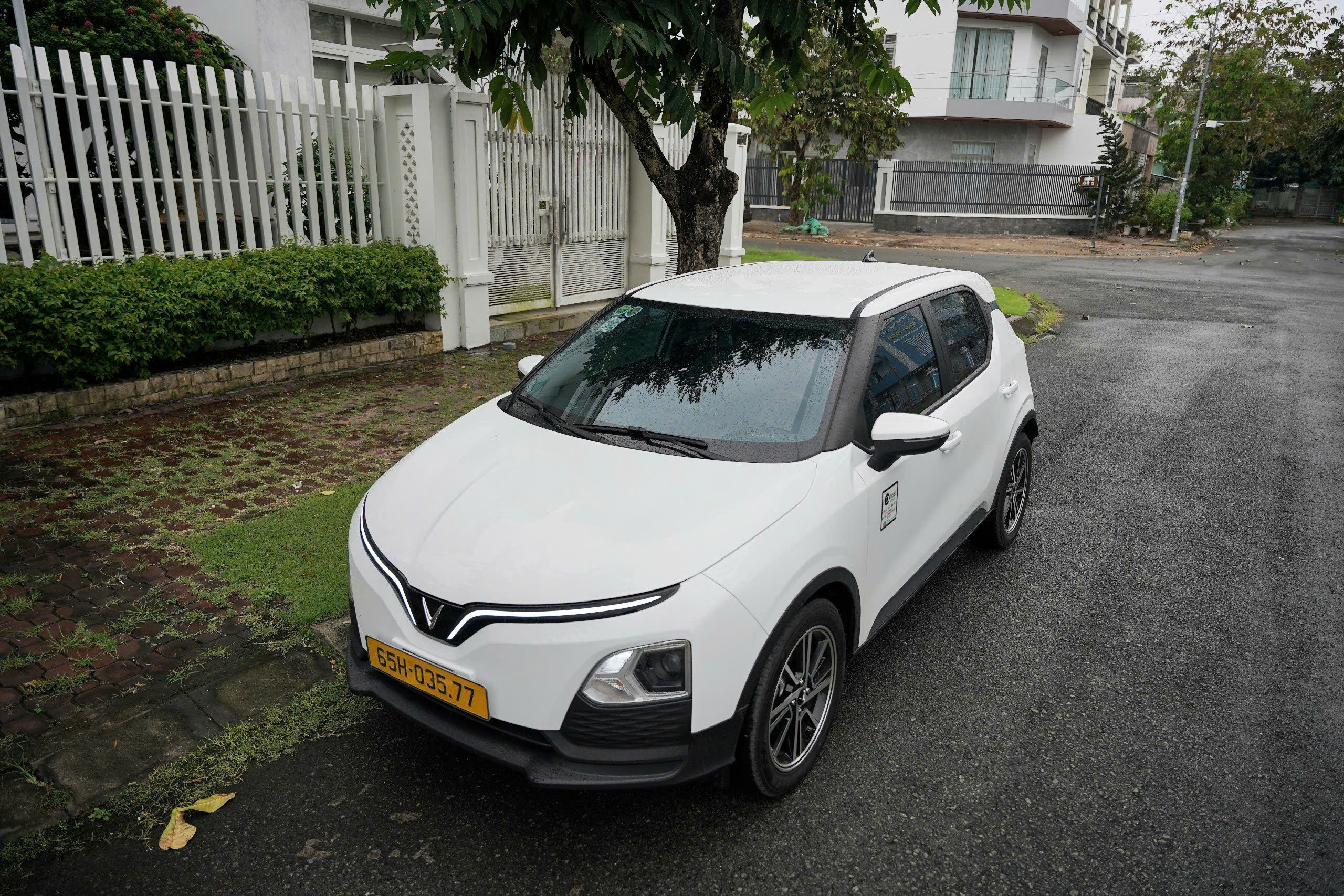 Xe 4 chỗ